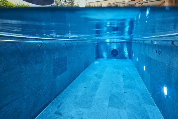 Natursteinschwimmbecken